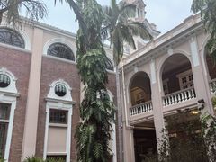 -香港大学