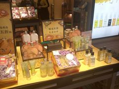 -玛格萝妮(汇智国际商业中心店)