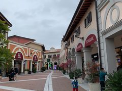 -佛罗伦萨小镇广佛名品奥特莱斯(疏港路店)