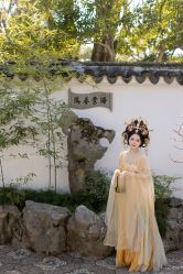 -一揽芳华汉服旗袍体验馆(拙政园店)