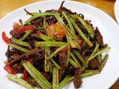 茶树菇炒牛柳-牧羊餐厅