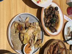 -头上红煨盐鸡·非遗院子餐厅