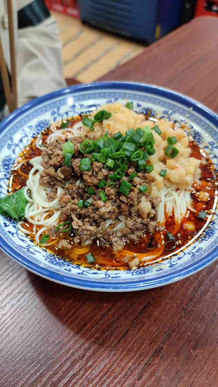 一家开在荷塘路里面的面馆开业的时候去吃4块钱一碗