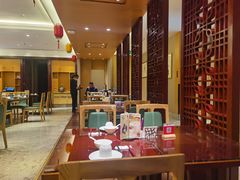 -广州中心皇冠假日酒店·百粤楼