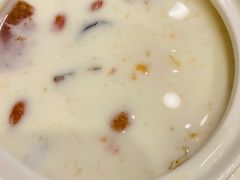 冰糖牛奶炖木瓜-广信牛奶甜品世家(台东店)