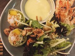 酥炸老虎虾香芒米纸卷配榴莲汁-CHINCHIN 青青·泰国料理(万象食家店)