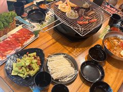 -合易泓烤肉·海肠捞饭(火车站店)