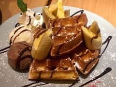 朱古力香蕉华夫-Lia Cafe Bar Restaurant松山咖啡屋
