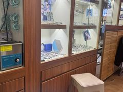 -上海网星眼镜批发·蔡司依视路官方授权(三叶眼镜城店)