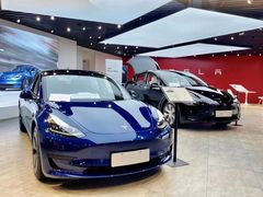 -TESLA 特斯拉(上海太古汇体验店)