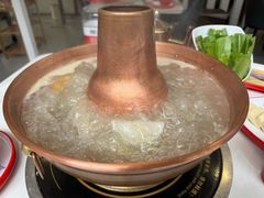 -毛辣果·贵州红酸汤牛肉火锅(西单店)