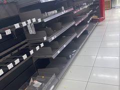 -家乐福(四元桥购物中心店)