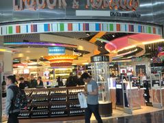 -中免(澳门机场免税店)