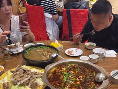 -乡土特色.冷锅鱼.牦牛肉汤锅