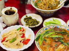 -金杨拉面王小吃面馆·牛三宝面·红烧牛肉粉