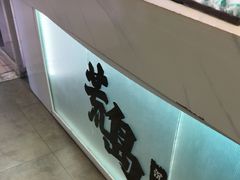 -荒岛实景沉浸密室(江汉路1店)