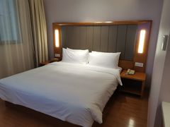 -全季酒店(上海火车站天目西路店)