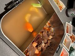 -左庭右院鲜牛肉火锅黑金店(陆家嘴中心店)