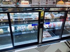 面包甜点陈列柜-盒马鲜生(龙德广场店)