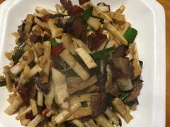 -临江餐馆二楼美食部落
