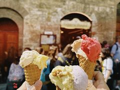 -Gelateria Dondoli