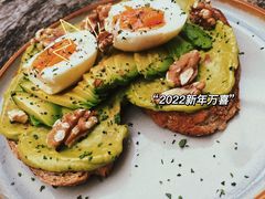 牛油果煮蛋吐司-RAC BAR(安福路店)