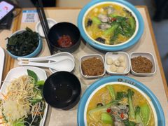 -灵芝妹子海鲜米线(劳动公园店)