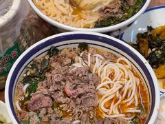 -云阿蛮云南生烫牛肉米线(奉贤路店)