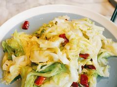 手撕圆白菜-懒人盐府人家(航天桥店)