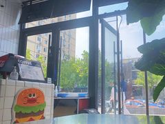 -TRIPS BURGER(大钟寺店)