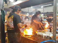 -席娜卡琳火车铁道夜市