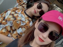 -莓园冰淇淋店