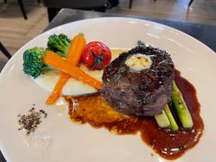 碳烤菲力牛排配土豆泥及红酒汁-WOLFGANG PUCK KITCHEN & BAR(迪士尼小镇店)