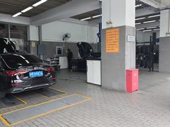 -奔驰上海利星(七宝店)