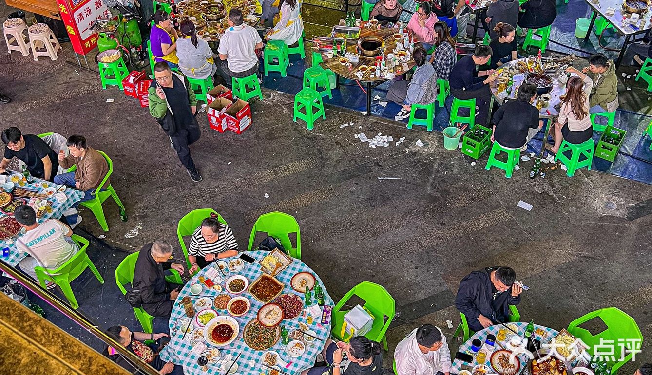 笑傲江湖菜不是网红但很火爆！！！