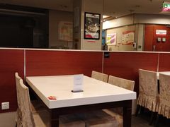 卡座-小六汤包砂煲菜(文景路店)