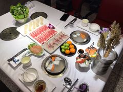 -泓炙颐凤鲜海鲜火锅料理(桐乡店)