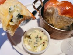 餐前面包黄油-壳里西餐厅Coquille Seafood Bistro(蒙自路店)