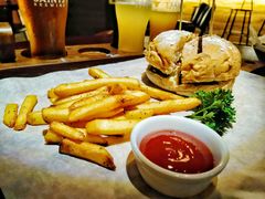 -圣徒精酿美式餐厅saints brewing(裕华万达步行街店)