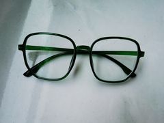 -宏宇眼镜蔡司依视路折扣店(兆佳眼镜城店)