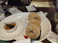 炸虾饼配泰国梅子酱-帕蓝·暹罗料理(大学路店)