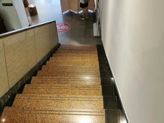 -五号文艺酒店(拙政园苏博地铁站店)