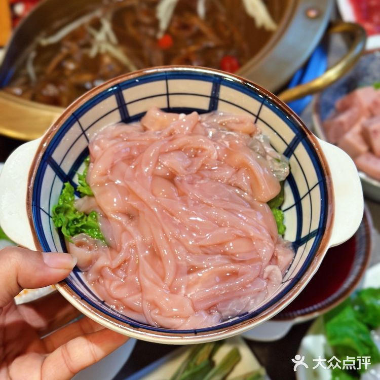 藏在居民区里的重庆火锅店，蒜里甜牛肉串爱了‼️