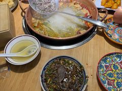 -洱火云南酸菜牛肉火锅(石景山当代商城店)