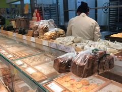 面包甜点陈列柜-泸溪河桃酥(欧尚店)