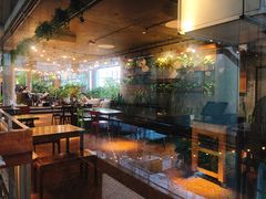 -ROAST coffee & eatery