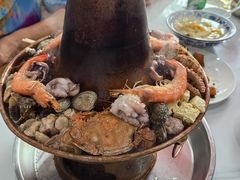 -一口猪海鲜浑锅·东北家常菜