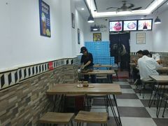 大堂-万煲旺·香港老传承煲仔饭·猪杂汤(客村店)