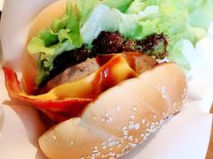 -拉亚汉堡经典餐厅(商城路店)