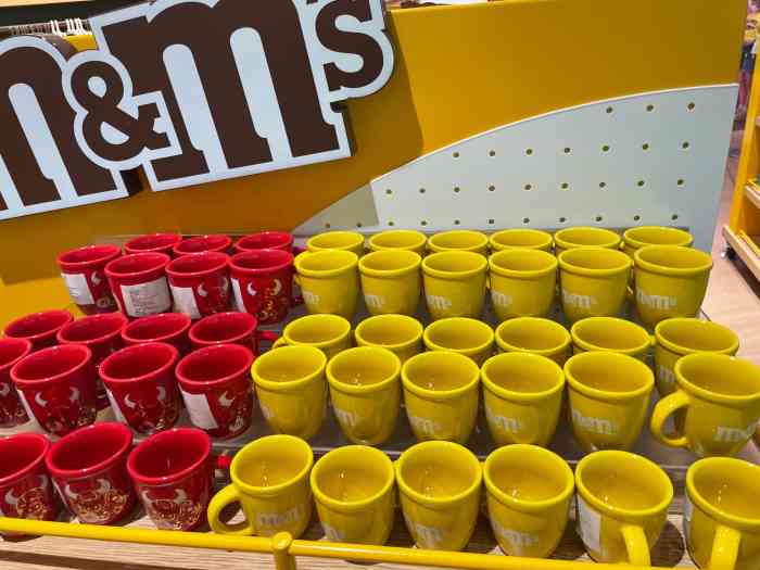 0:58打分国内唯一家mm豆旗舰店95 99南京路步行街 ①一层以周边